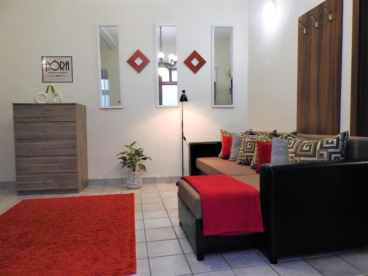 Appartement Nora Studio Apartman - Eger Extérieur photo