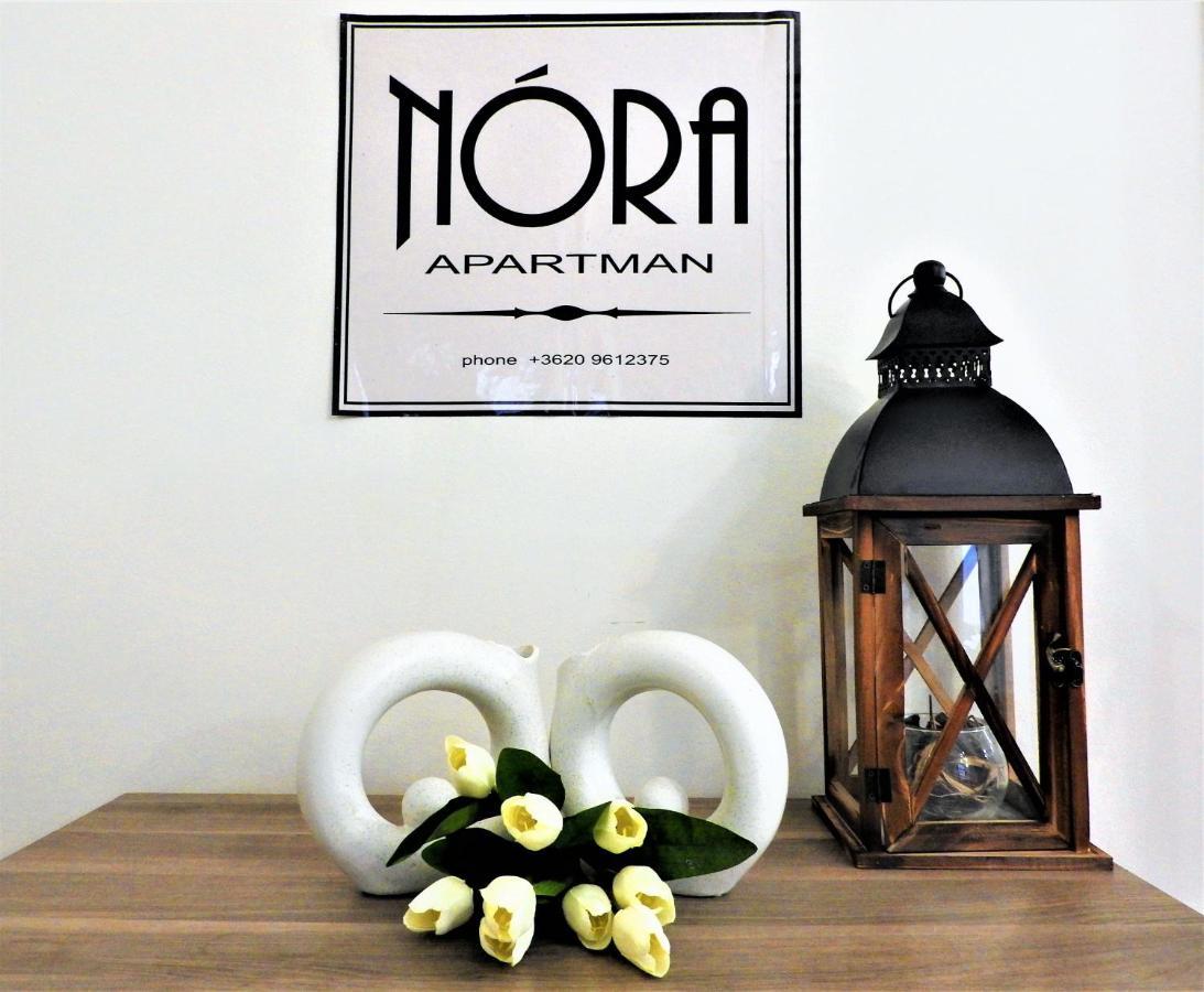 Appartement Nora Studio Apartman - Eger Extérieur photo